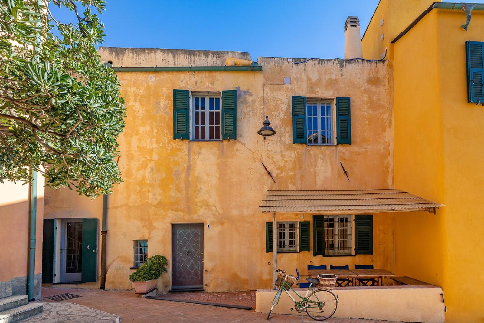 Willa Casa Saracena Fronte Mare Varigotti Zewnętrze zdjęcie
