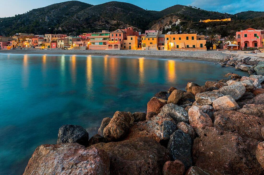 Willa Casa Saracena Fronte Mare Varigotti Zewnętrze zdjęcie