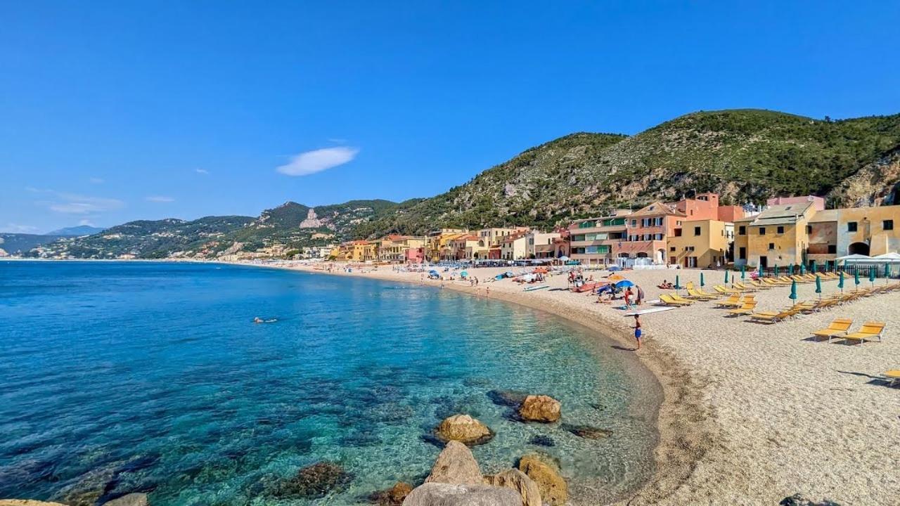 Willa Casa Saracena Fronte Mare Varigotti Zewnętrze zdjęcie
