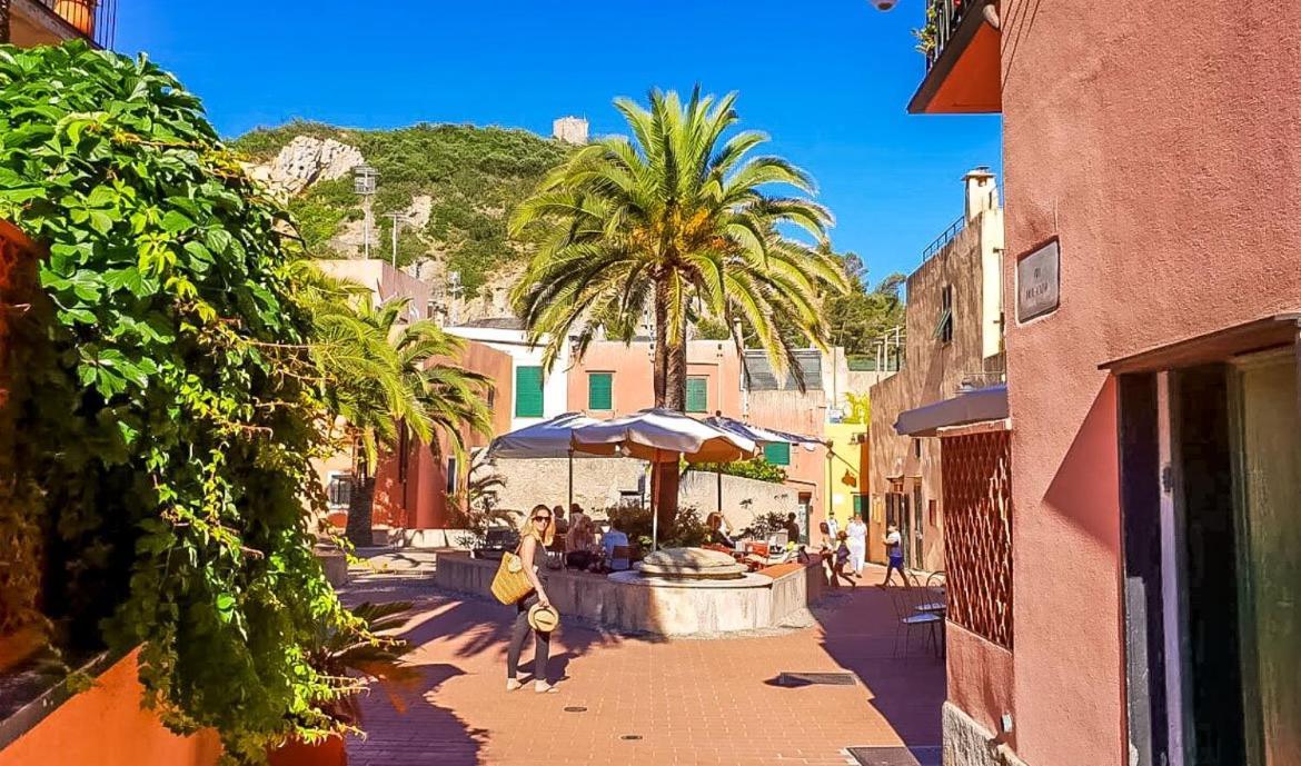 Willa Casa Saracena Fronte Mare Varigotti Zewnętrze zdjęcie